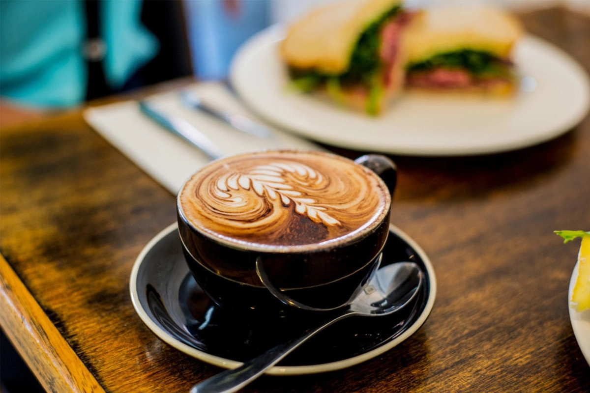 Custom cakes and confections at Dillon'z Sweet & Bakery Edmonton